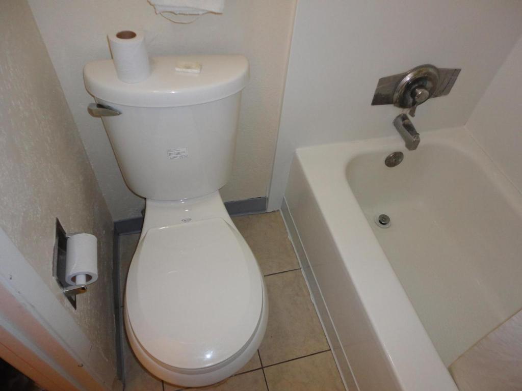 Americas Best Value Inn Battle Creek Habitación foto